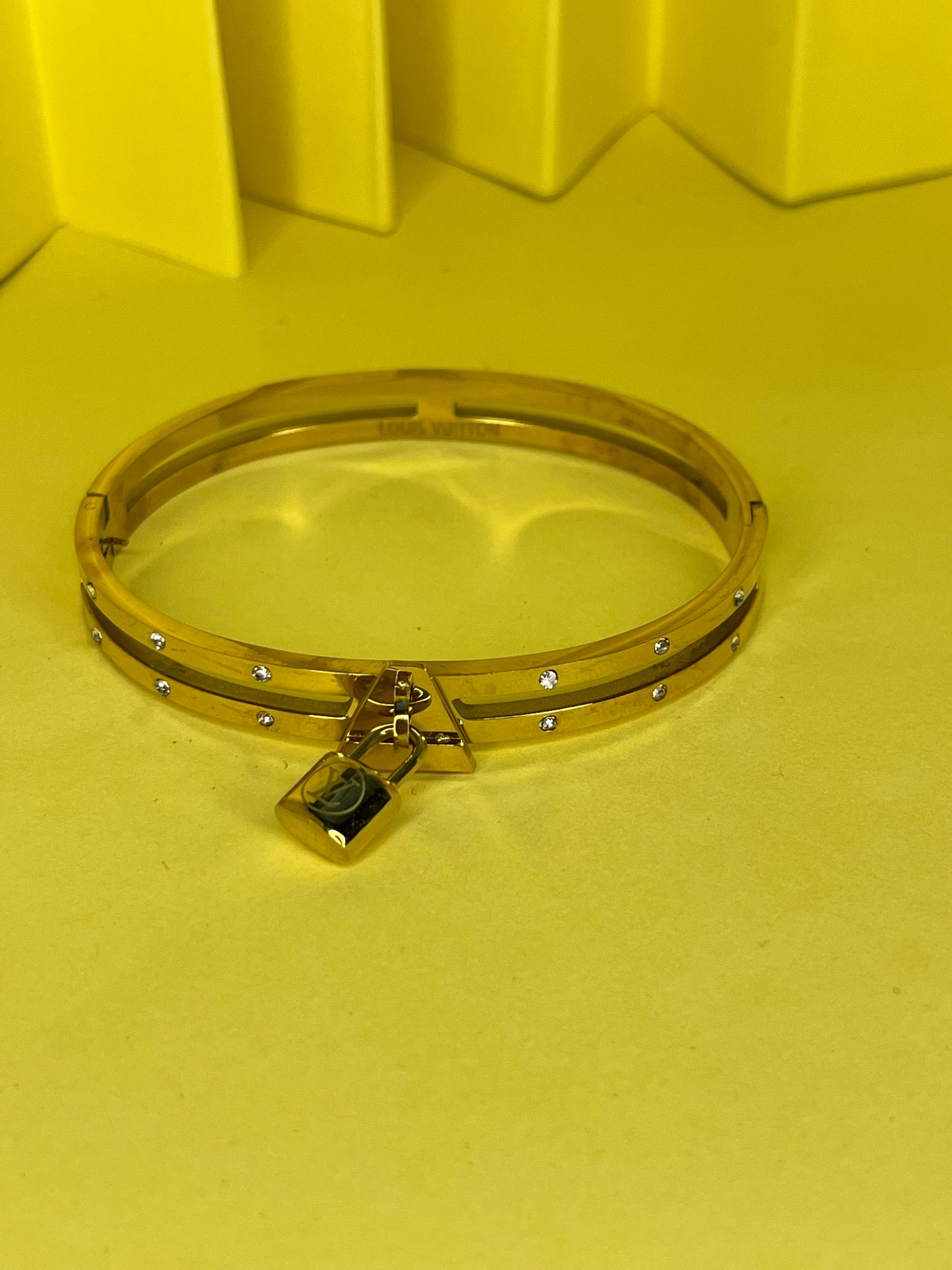 Trendy Stainless Steel Handcuffđź’•