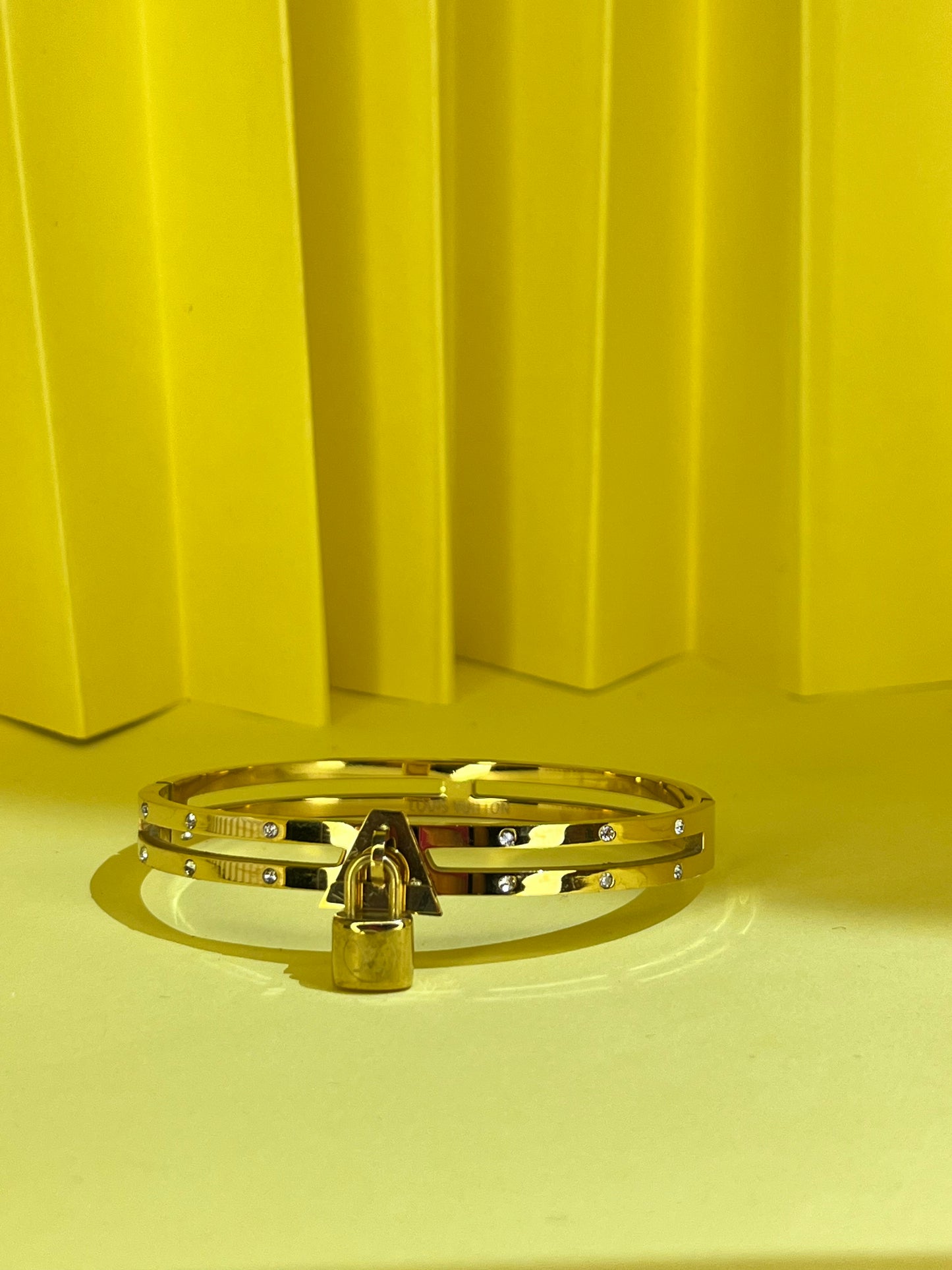 Trendy Stainless Steel Handcuffđź’•