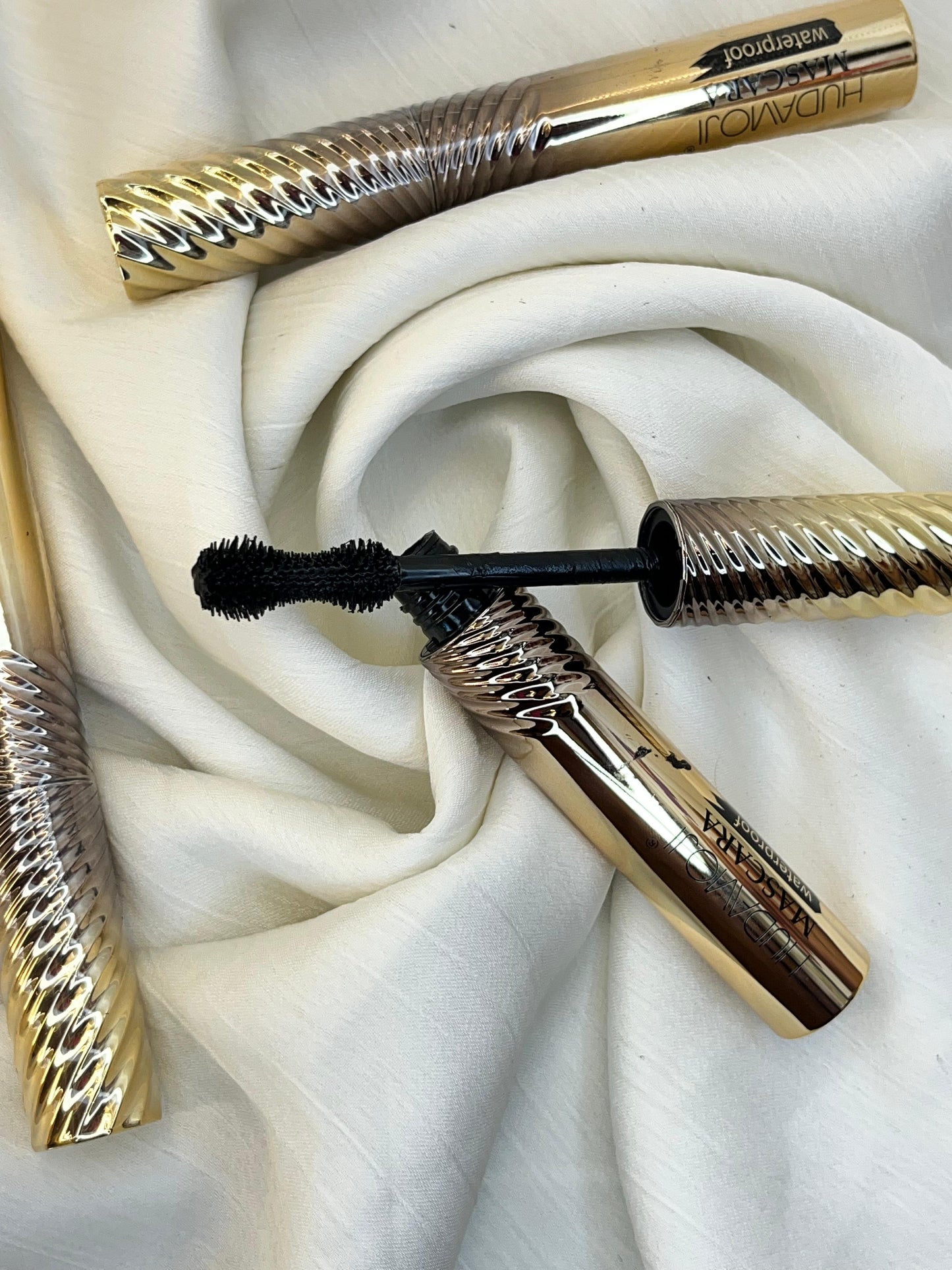 HUDA MOJI Waterproof Mascara – All-Day Hold, Long Lasting.