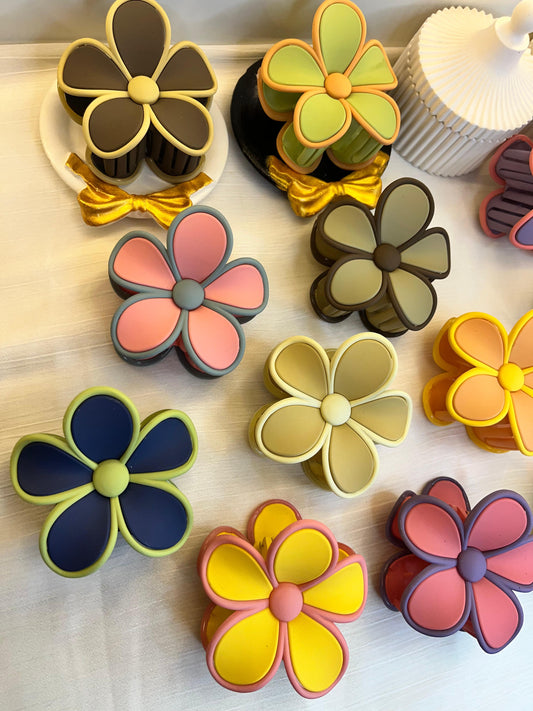 BloomGrip Flower Hair Claw Clips