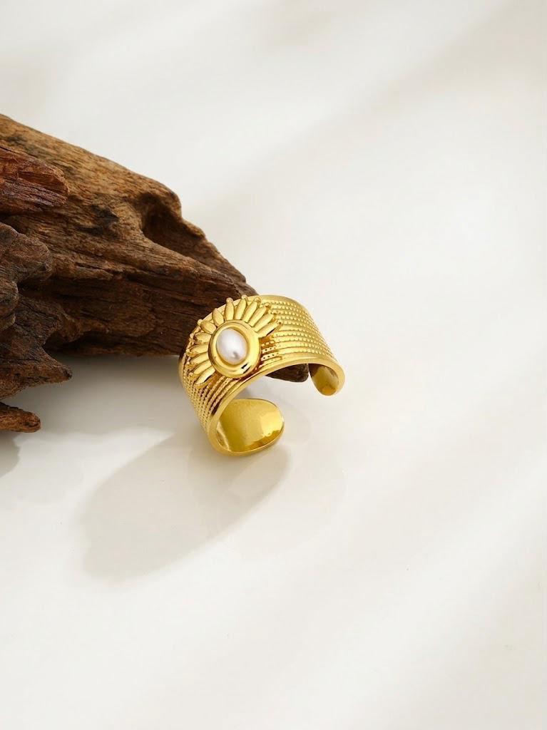 Pearl Sunburst Gold Ring