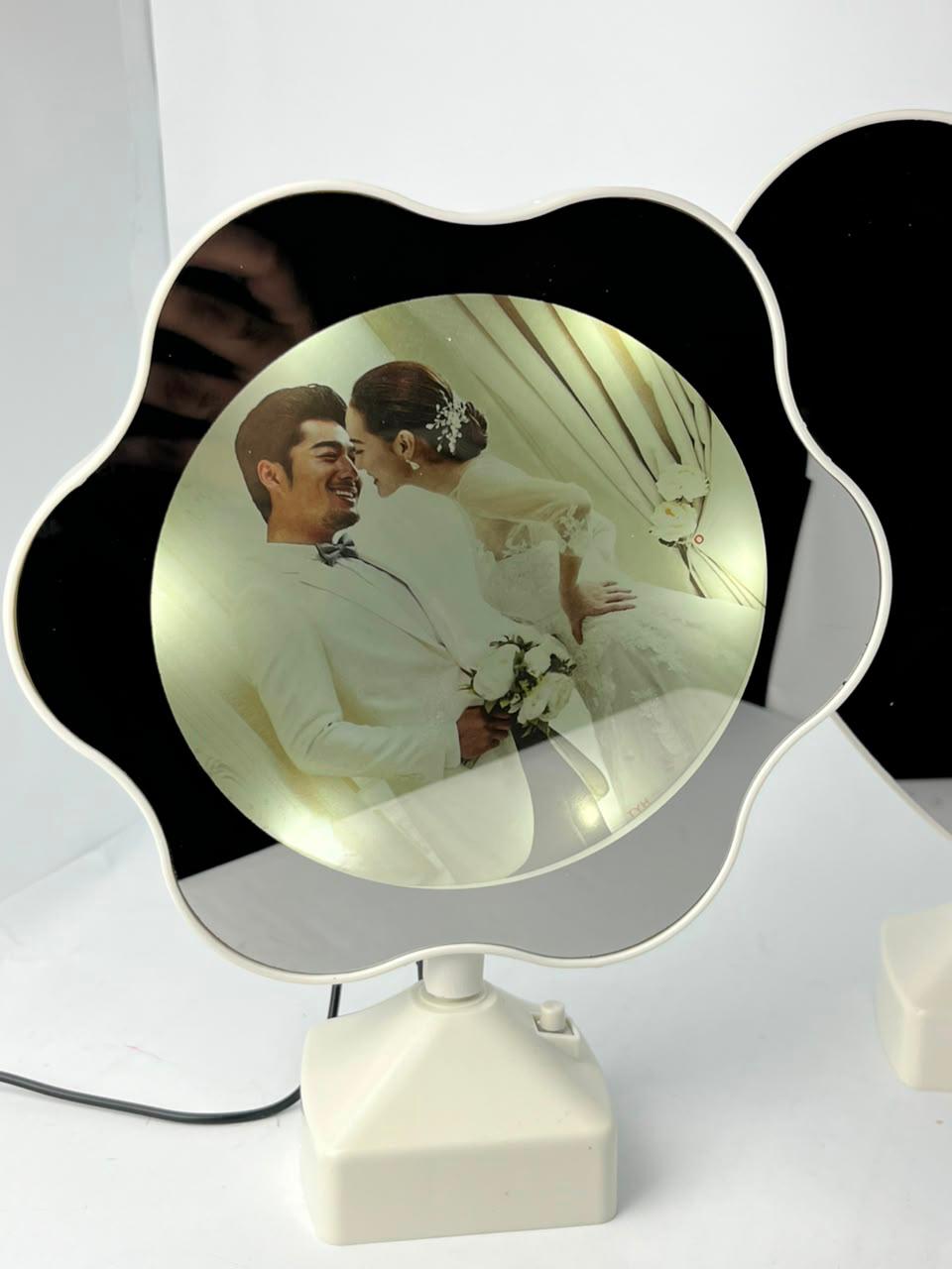 2-in-1 LED Photo Lamp & Mirror