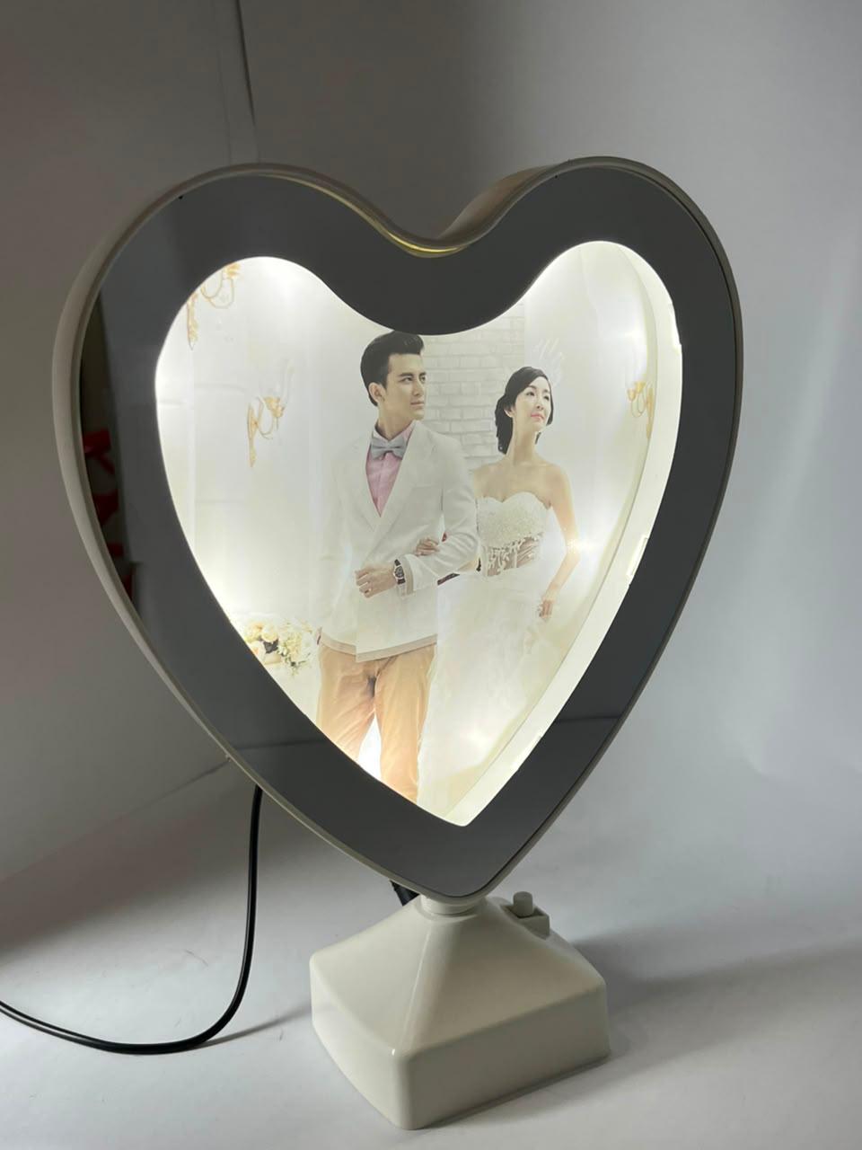 2-in-1 LED Photo Lamp & Mirror