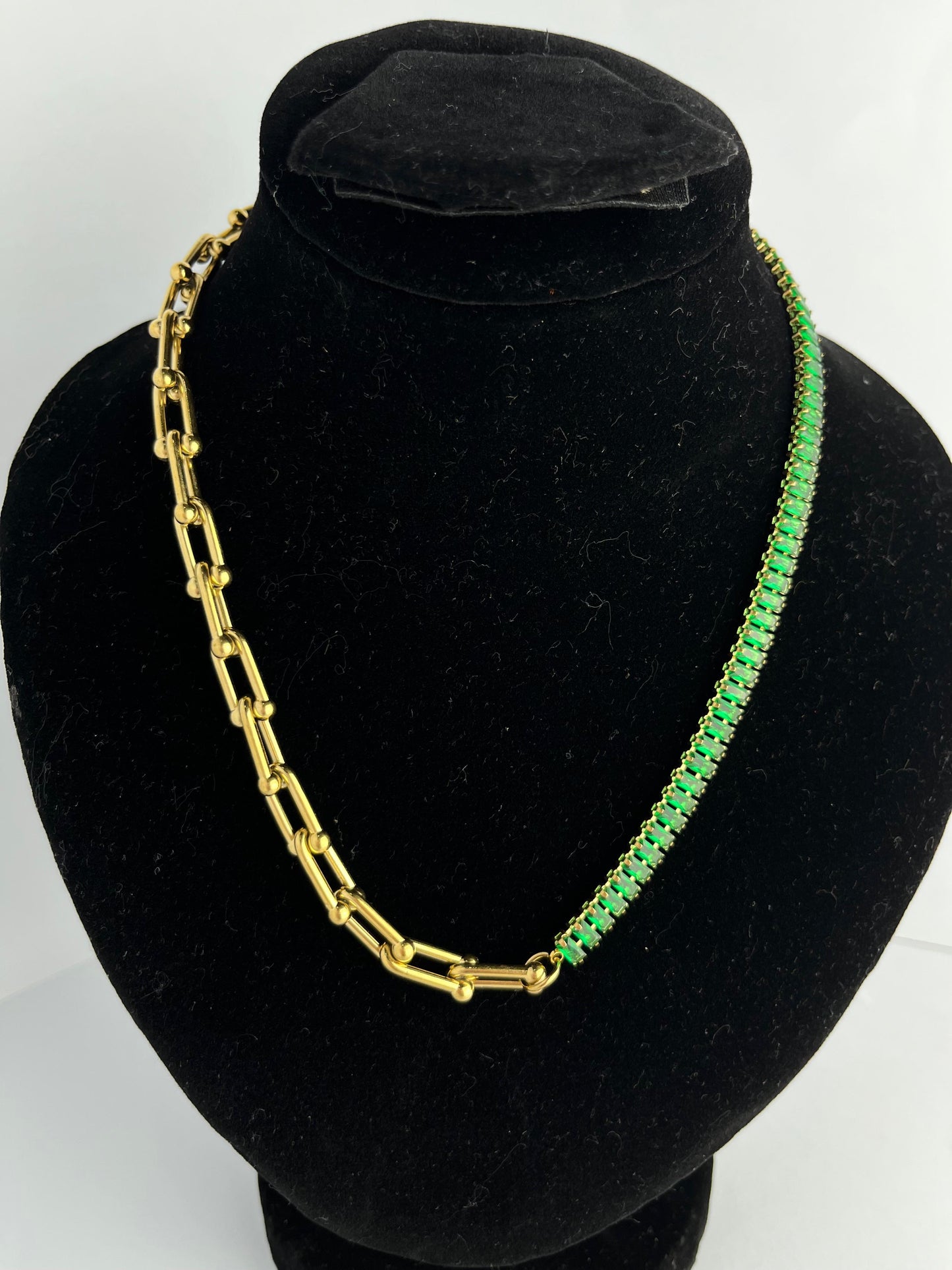 Emerald Gleam Dual-Tone Chain Necklace💖