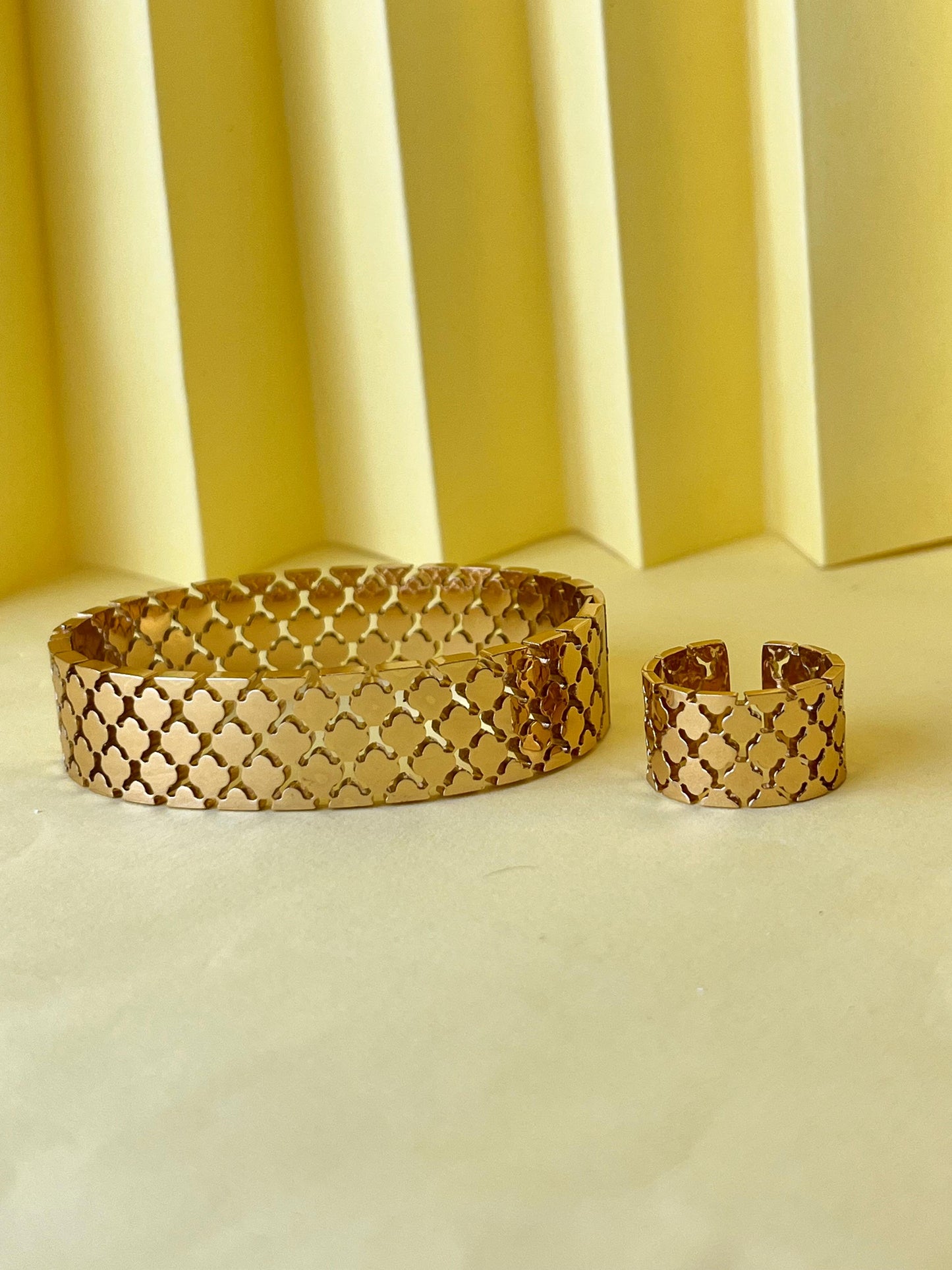 Urban Royalty Set❤ Handcuff+Ring