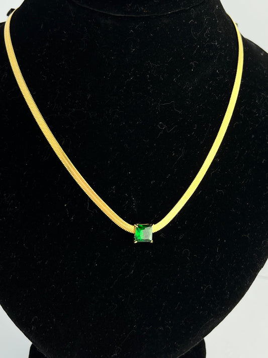 Golden Elegance Emerald Pendant Necklace💚