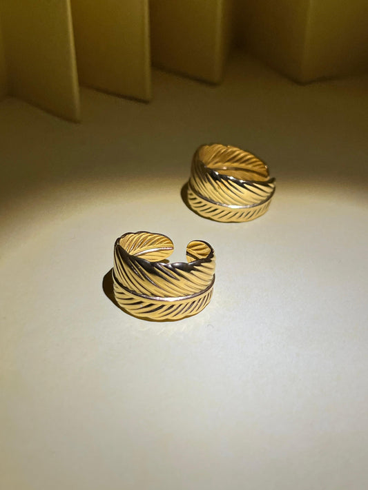 Premium Golden Vein - Designer Stainless steel Ring 🥰