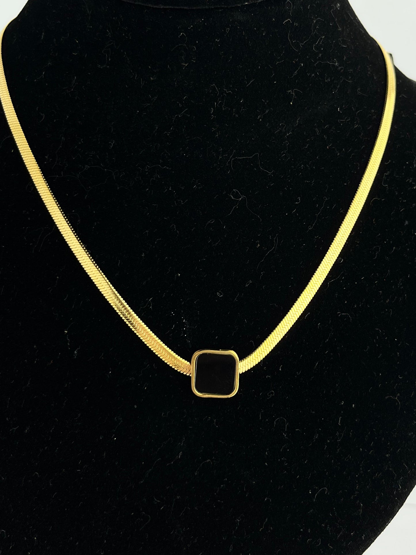 Anti Turnish & Anti Allergic Stainless steel Chain😇