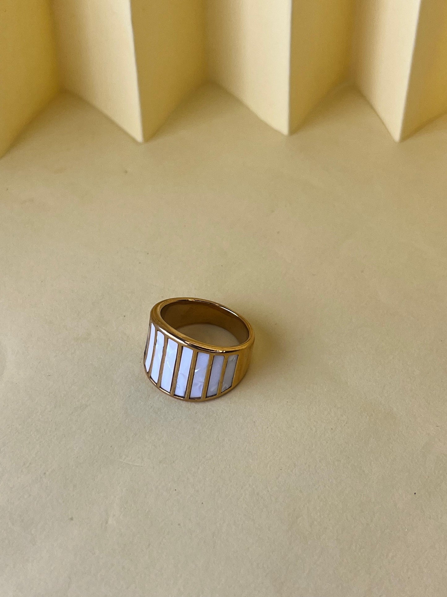 White Stone Statement Ring🔥