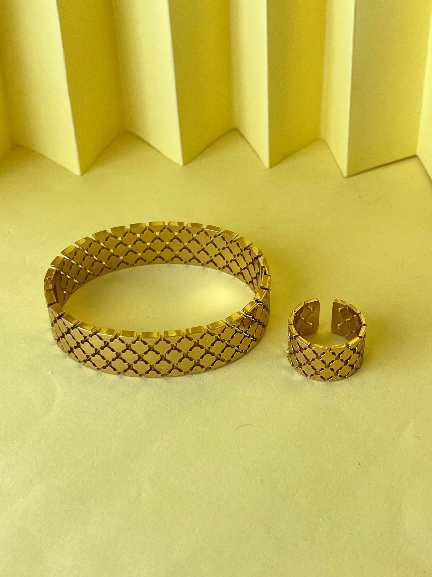 Urban Royalty Set❤ Handcuff+Ring