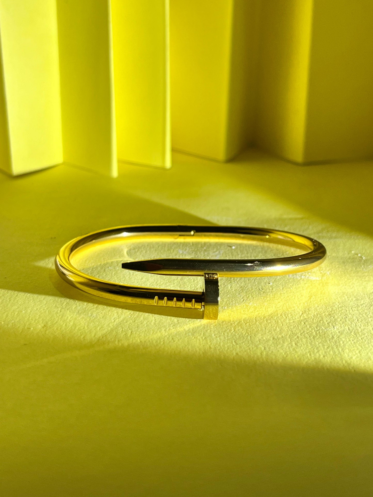 Sunshine Petals Anti Turnish Waterproof Handcuff❤