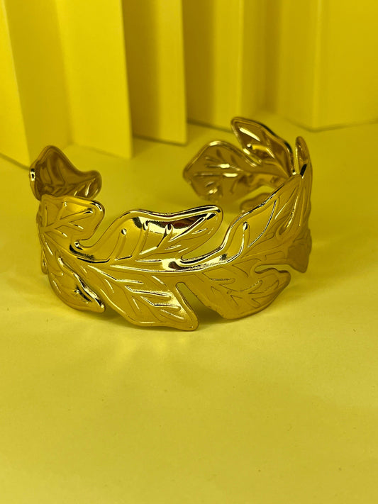 Golden Handcuff of premium Quality Stainless Steel💕