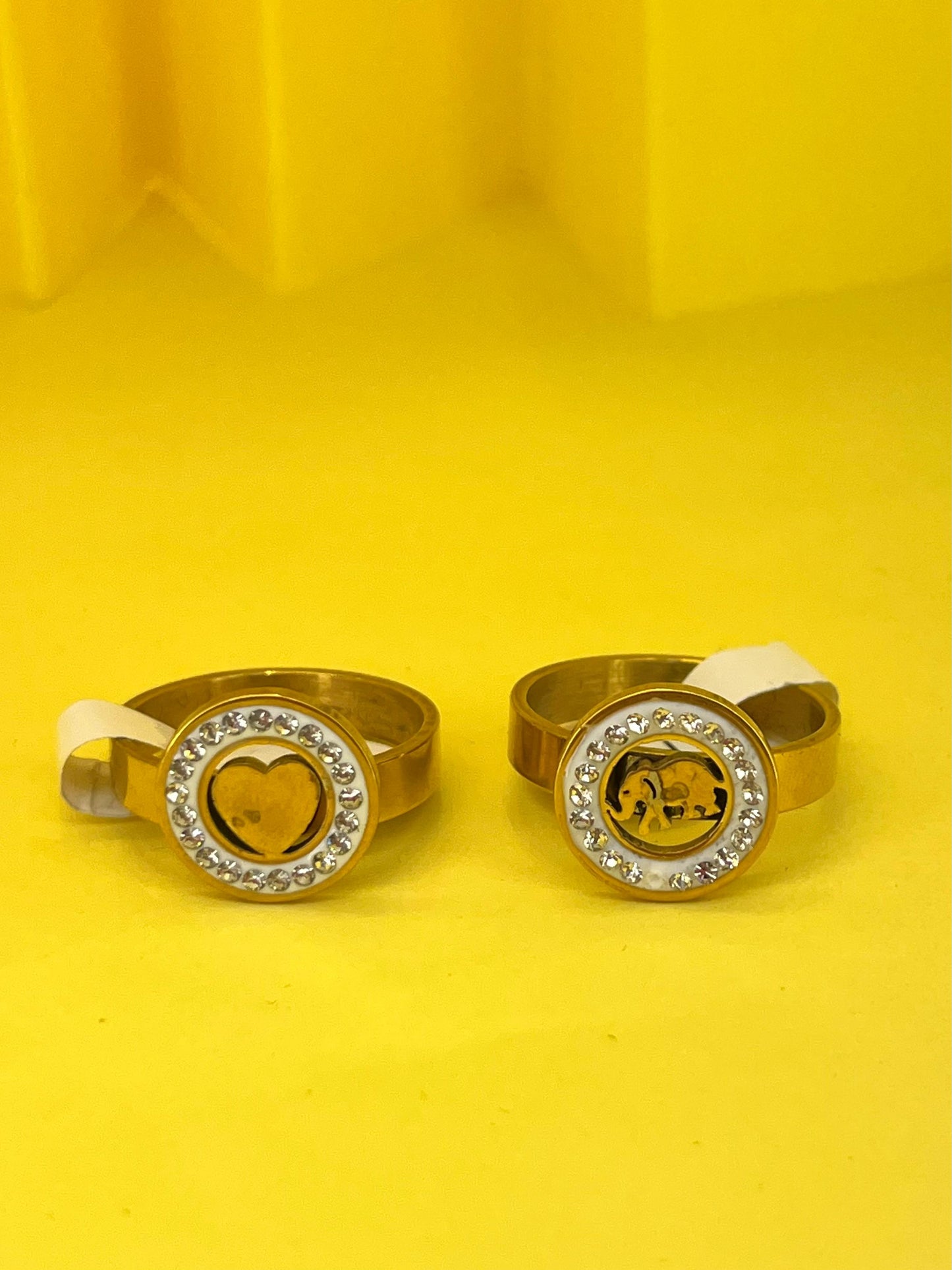 Stainless steel pretty pieces of Rings😍