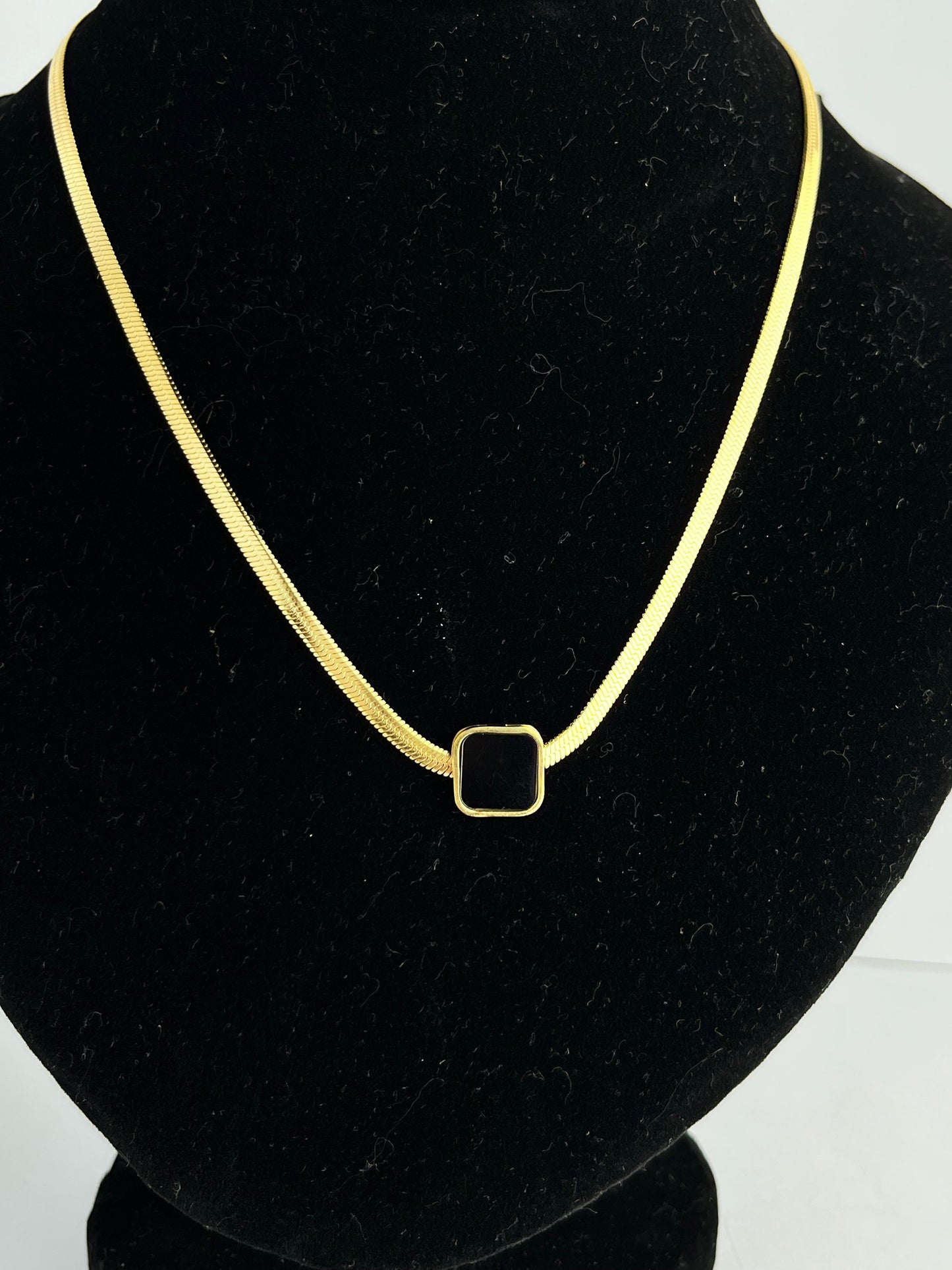 Anti Turnish & Anti Allergic Stainless steel Chain😇
