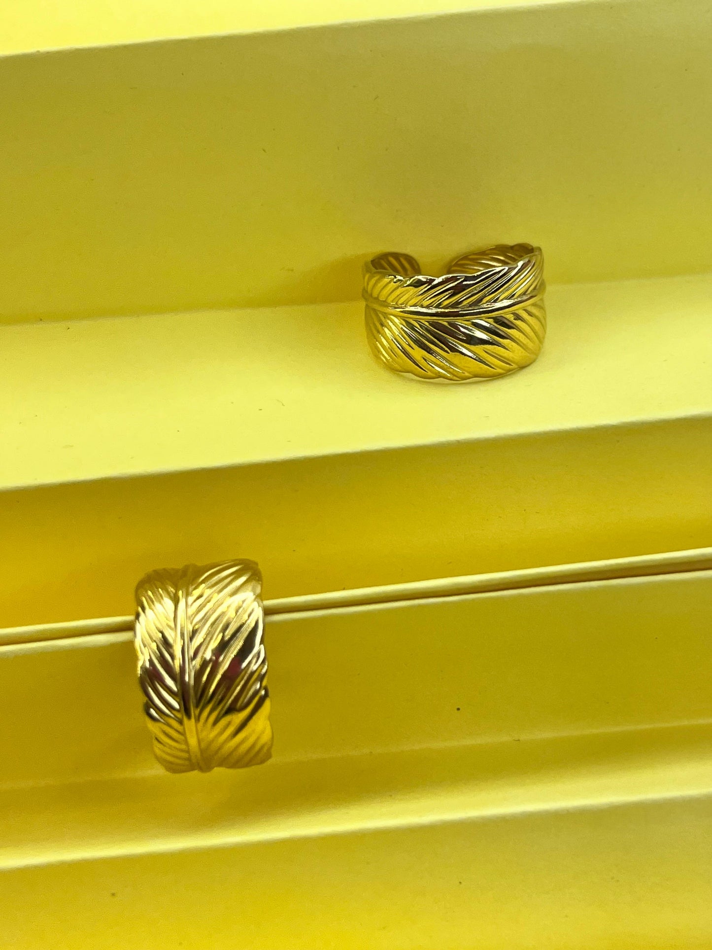 Premium Golden Vein - Designer Stainless steel Ring 🥰